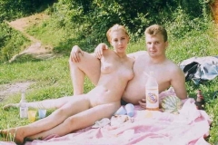 Деревенские пары снимают свой секс на камеру 8 фото