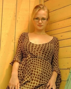 Россиянка с натуральной грудью 4 размера отдыхает в деревне 11 фото