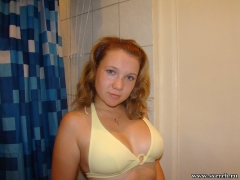 Наташа в ванной показал свою большую грудь 1 фото