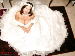 Роскошная невеста Chloe Vevrier устроила эротический фотосет 7 фото