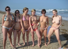 Любительская подборка голых титек молодых девок 11 фото
