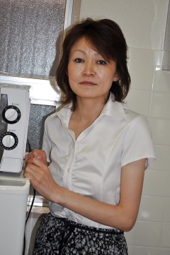 Takako Kumagaya показала свои обвисшие сиськи 3 фото